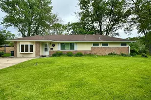 8 Waverly Ct, Park Forest, IL 60466 - Photo 1