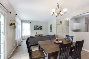 831 Stuarts Dr, Saint Charles, IL 60174 - Photo 8