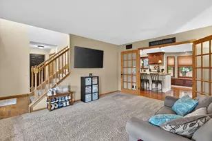 929 Churchill Dr, Plano, IL 60545 - Photo 4