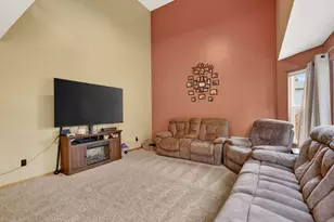 929 Churchill Dr, Plano, IL 60545 - Photo 14