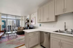 600 N Dearborn St, Chicago, IL 60610 - Photo 10