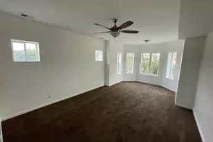 649 E Marquette Rd, Chicago, IL 60637 - Photo 2