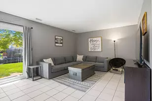 811 Westbury Dr, Algonquin, IL 60102 - Photo 10