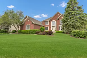 631 Mason Ln, Lake in the Hills, IL 60156 - Photo 2