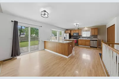 3009 W Sherman Avenue, Waukegan, IL 60085 - Photo 8