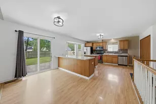 3009 W Sherman Ave, Waukegan, IL 60085 - Photo 8