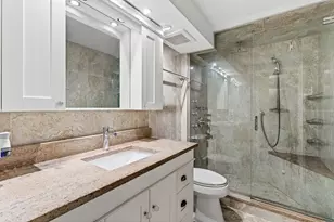 4730 N Kenneth Ave, Chicago, IL 60630 - Photo 18