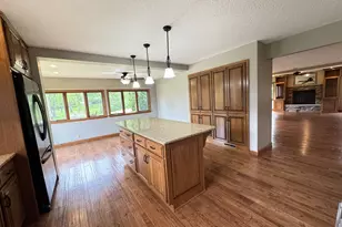 25303 Spring Valley Rd, Shannon, IL 61078 - Photo 8