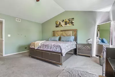 916 Kings Canyon Drive, Streamwood, IL 60107 - Photo 14