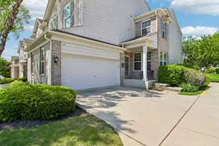 916 Kings Canyon Dr, Streamwood, IL 60107 - Photo 2