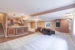 224 Red Oak Ct, Island Lake, IL 60042 - Photo 36