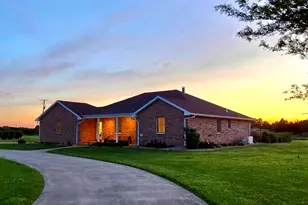 31025 N 2400 E Rd, Dwight, IL 60420 - Photo 2
