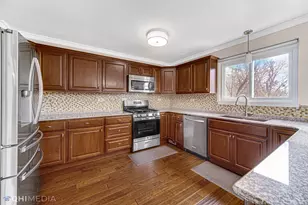 1679 Templeton Ct, Mundelein, IL 60060 - Photo 10