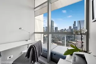 303 W Ohio St, Chicago, IL 60610 - Photo 12