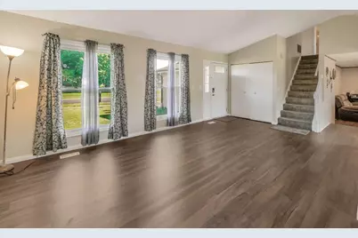191 Pebblecreek Trail, Carol Stream, IL 60188 - Photo 4