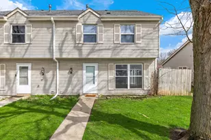 9 Fernwood Dr, Bolingbrook, IL 60440 - Photo 1