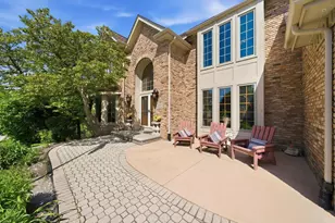 8701 Lake Ridge Dr, Darien, IL 60561 - Photo 8