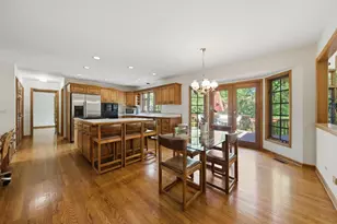 8701 Lake Ridge Dr, Darien, IL 60561 - Photo 16