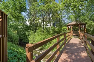 8701 Lake Ridge Dr, Darien, IL 60561 - Photo 4