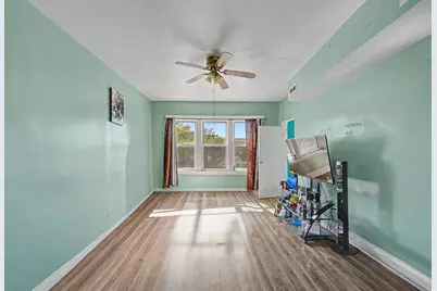 9637 S Avenue M, Chicago, IL 60617 - Photo 14