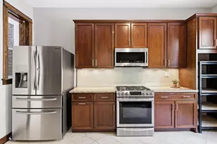 559 W Fullerton Pkwy, Chicago, IL 60614 - Photo 8