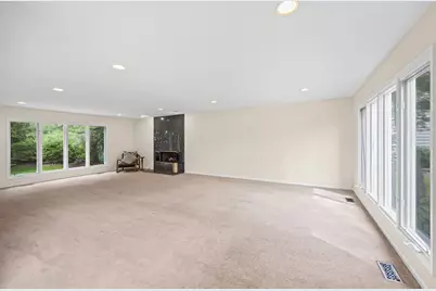 211 Millcreek Lane, Naperville, IL 60540 - Photo 4