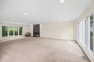 211 Millcreek Ln, Naperville, IL 60540 - Photo 4