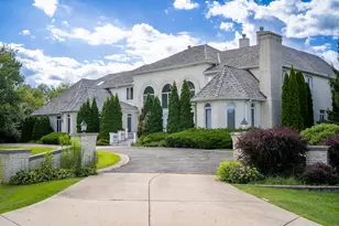 1100 MacAlpin Dr, Inverness, IL 60010 - Photo 2