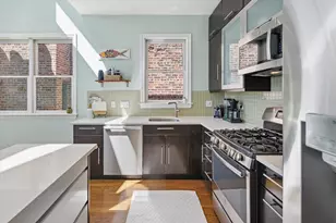 2024 W Iowa St, Chicago, IL 60622 - Photo 8