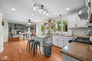 802 Andrea Dr, Manhattan, IL 60442 - Photo 2