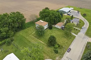 403 E Cherokee Ave, Shabbona, IL 60550 - Photo 34