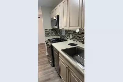 1227 S Old Wilke Road #406, Arlington Heights, IL 60005 - Photo 6