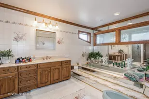 30W010 Smith Rd, West Chicago, IL 60185 - Photo 32