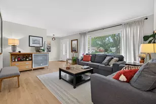 8632 Clifford Dr, Darien, IL 60561 - Photo 10
