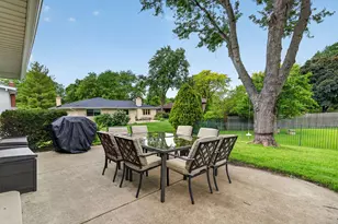 8632 Clifford Dr, Darien, IL 60561 - Photo 48