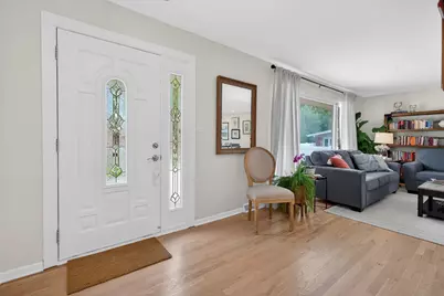 8632 Clifford Drive, Darien, IL 60561 - Photo 6