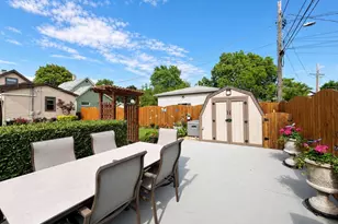 562 Liberty St, Joliet, IL 60432 - Photo 34