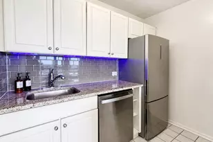 4343 N Clarendon Ave, Chicago, IL 60613 - Photo 10