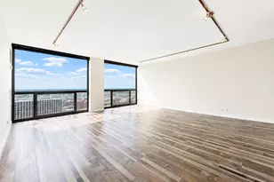 4343 N Clarendon Ave, Chicago, IL 60613 - Photo 2