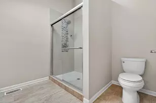131 Camden Ct, Lincolnshire, IL 60069 - Photo 12
