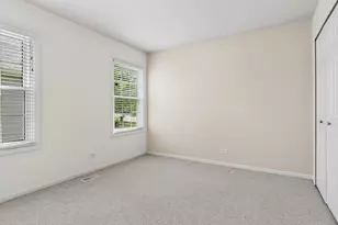 217 Meadowview Ln, Aurora, IL 60502 - Photo 18