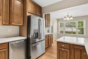 217 Meadowview Ln, Aurora, IL 60502 - Photo 8