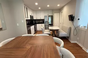 305 Bloomfield Ct, Vernon Hills, IL 60061 - Photo 22