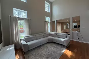 305 Bloomfield Ct, Vernon Hills, IL 60061 - Photo 18