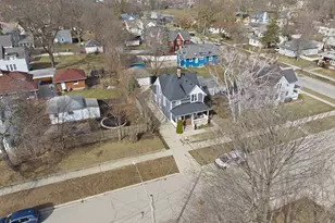 410 Standish St, Elgin, IL 60123 - Photo 4