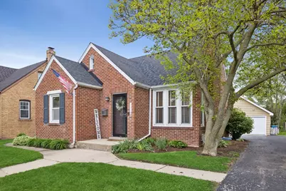 923 S Fairfield Avenue, Elmhurst, IL 60126 - Photo 1