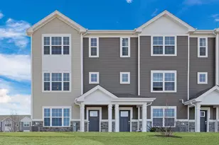 2708 Arrowhead Dr, Pingree Grove, IL 60140 - Photo 1