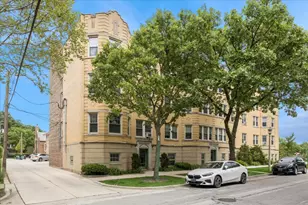 838 S Scoville Ave, Oak Park, IL 60304 - Photo 1