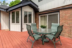 16W731 89th Pl, Willowbrook, IL 60527 - Photo 4