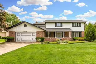 16W731 89th Pl, Willowbrook, IL 60527 - Photo 1